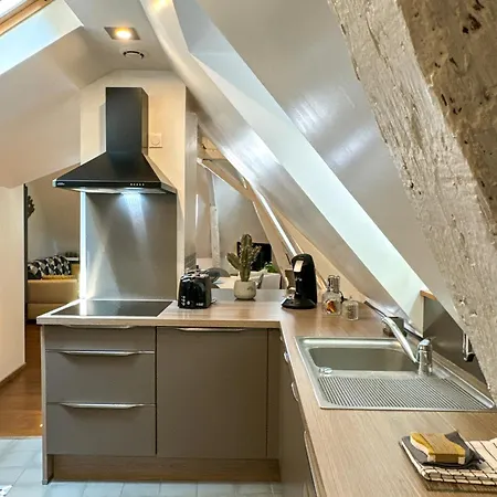 Les 75 & 80 Apartment